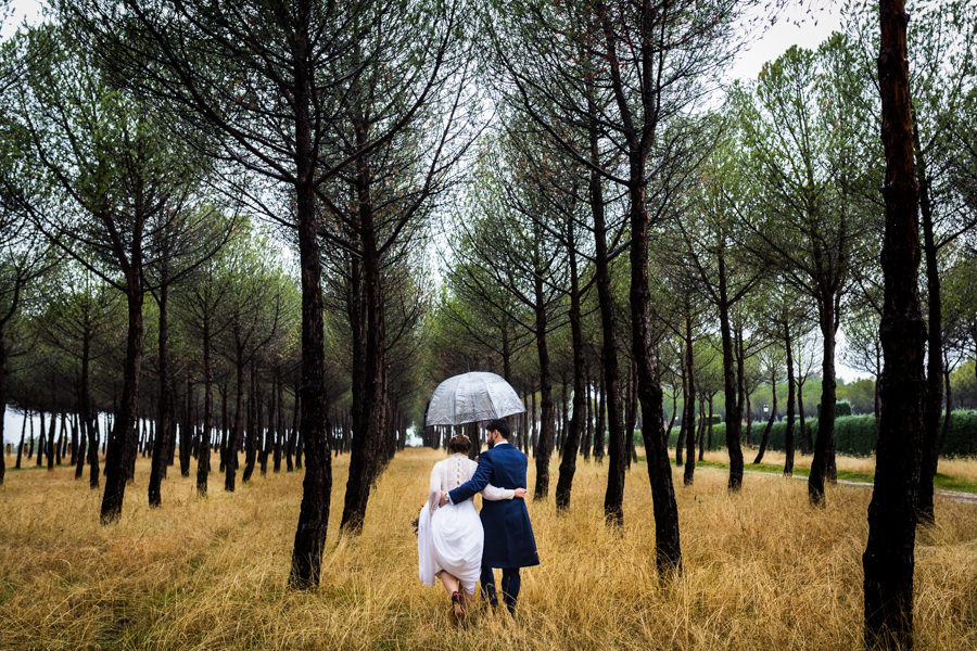 paraguas para boda rustica con lluvia